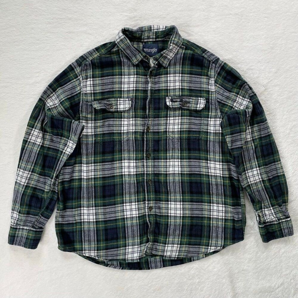 Wrangler Men’s Large Green Flannel Plaid Button Down Shirt Long Sleeve